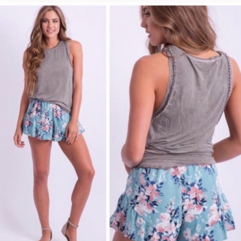 Boutique NWT medium floral shorts with lining